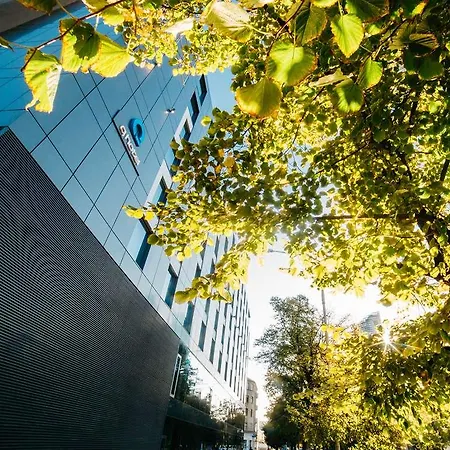 Q 플러스 호텔 4*