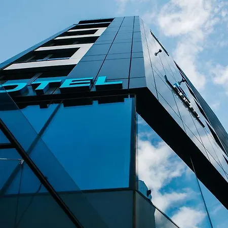 호텔 Q 플러스 브로츠와프