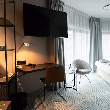 Q 플러스 4* 브로츠와프