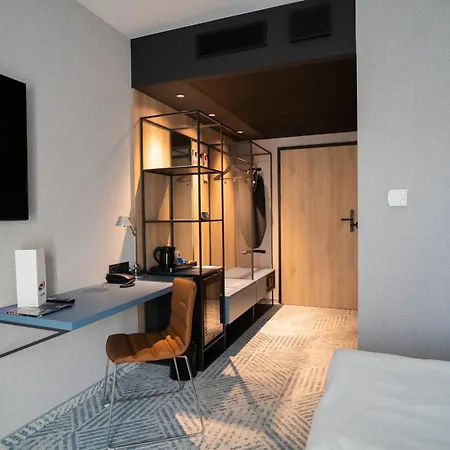 호텔 Q 플러스 4*