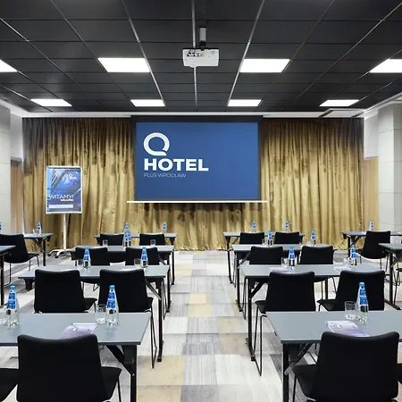 Q 4* Wrocław