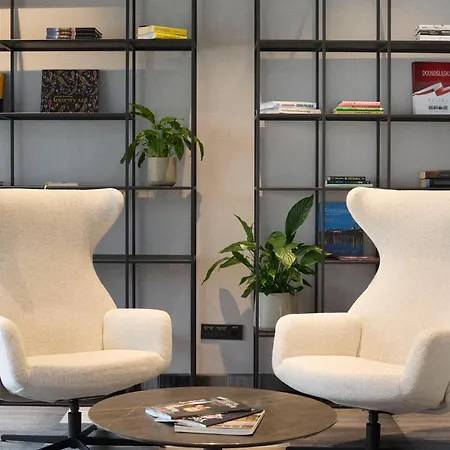 Q 플러스 호텔 브로츠와프