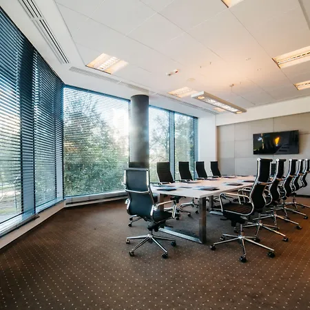 Q 플러스 호텔 브로츠와프