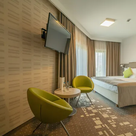 Q Otel 4*