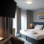 Q 4*