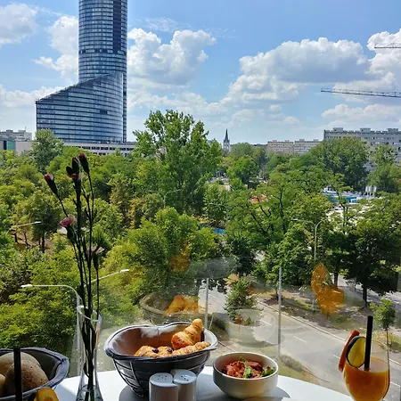 Q Hotel 4*