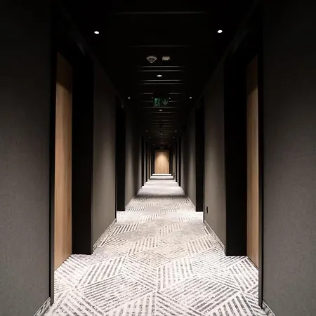 Q Hotel 4*