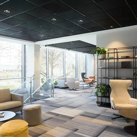 Q Hotel