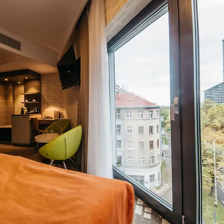 Q Hotel