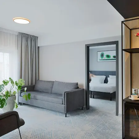Q Hotel
