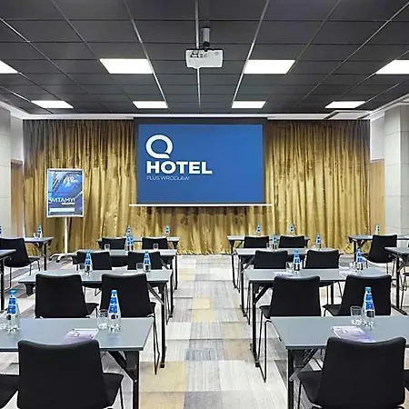 호텔 Q 플러스