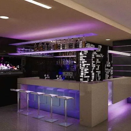 Q Hotel