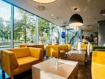 Q Hotel